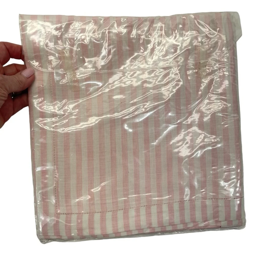 Henri Bendel Striped Linen Napkins Pink & White 8
